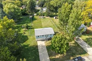 2124 Middlebury Rd, Freeport, IL 61032 - Photo 18