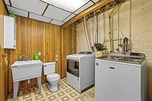 2124 Middlebury Rd, Freeport, IL 61032 - Photo 14