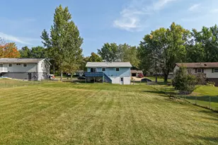 2124 Middlebury Rd, Freeport, IL 61032 - Photo 24