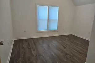 277 Gifford Pl, Elgin, IL 60120 - Photo 10