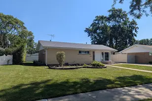 8927 Belleforte Ave, Morton Grove, IL 60053 - Photo 2