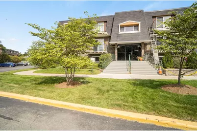 3856 S Parkway Drive #2A, Northbrook, IL 60062 - Photo 2