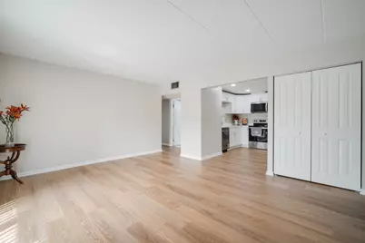 3856 S Parkway Drive #2A, Northbrook, IL 60062 - Photo 4