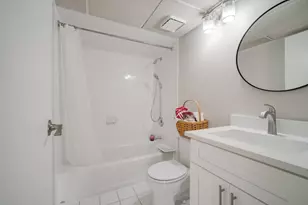 3856 S Parkway Dr, Northbrook, IL 60062 - Photo 10