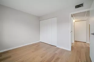 3856 S Parkway Dr, Northbrook, IL 60062 - Photo 12