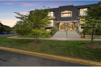 3856 S Parkway Drive #2A, Northbrook, IL 60062 - Photo 1