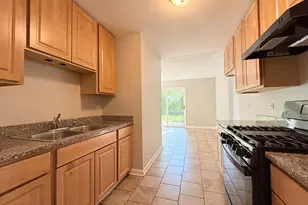 2711 Larkspur Ln, Hazel Crest, IL 60429 - Photo 4