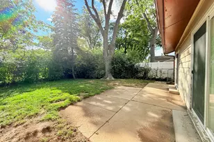 2711 Larkspur Ln, Hazel Crest, IL 60429 - Photo 10