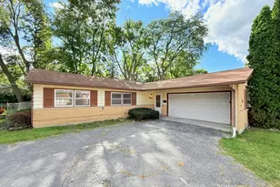 2711 Larkspur Ln, Hazel Crest, IL 60429 - Photo 1