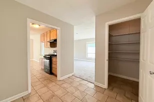 2711 Larkspur Ln, Hazel Crest, IL 60429 - Photo 2