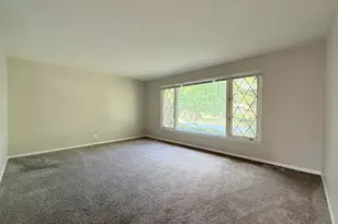 1122 W Iowa St, Glenwood, IL 60425 - Photo 2