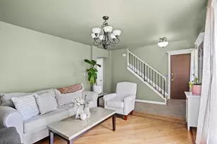 128 Sycamore Ave, Streamwood, IL 60107 - Photo 2