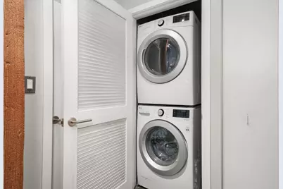 360 W Illinois Street #614, Chicago, IL 60654 - Photo 12