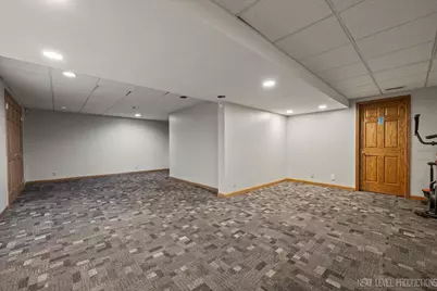 905 Merrill New Road, Sugar Grove, IL 60554 - Photo 32