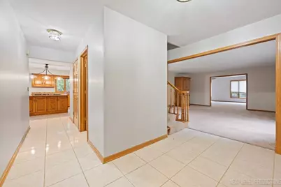 905 Merrill New Road, Sugar Grove, IL 60554 - Photo 4