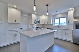 8218 Linder Ave, Burbank, IL 60459 - Photo 10