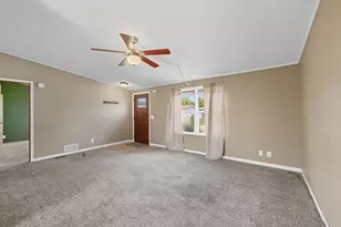 219 Meadowlark Ln, Sandwich, IL 60548 - Photo 4