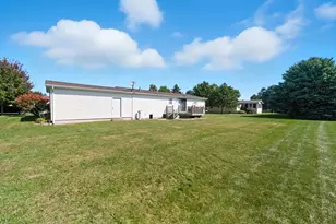 219 Meadowlark Ln, Sandwich, IL 60548 - Photo 18