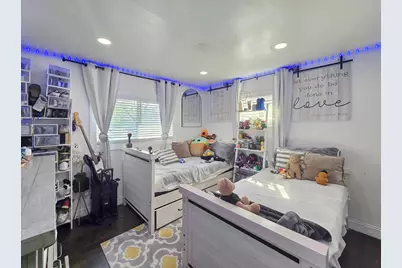 529 E Fullerton Avenue, Glendale Heights, IL 60139 - Photo 6