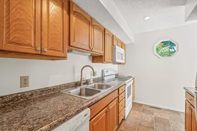 2306 Winchester Drive, Champaign, IL 61821 - Photo 10