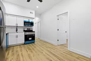 3235 W Flournoy St, Chicago, IL 60624 - Photo 6