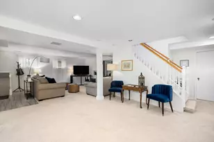 317 E Walnut St, Hinsdale, IL 60521 - Photo 24