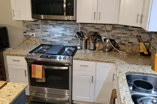 515 Surrey Ridge Dr, Cary, IL 60013 - Photo 16