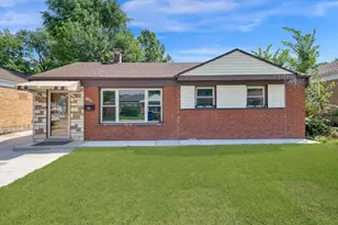 8053 S Kenton Ave, Chicago, IL 60652 - Photo 2