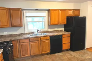 939 Coach Rd, Homewood, IL 60430 - Photo 4