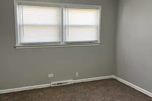 939 Coach Rd, Homewood, IL 60430 - Photo 8