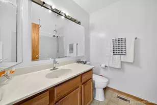 4024 Newport Dr, Island Lake, IL 60042 - Photo 12