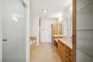 500 W Superior St, Chicago, IL 60654 - Photo 10