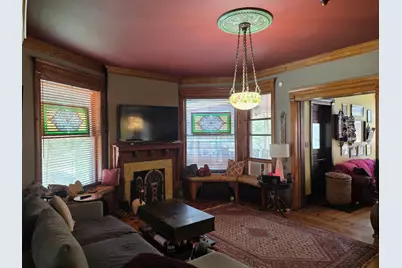 705 W Highland Avenue, Elgin, IL 60123 - Photo 8