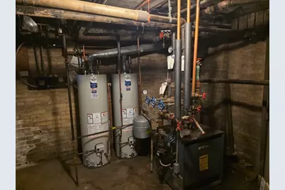 705 W Highland Avenue, Elgin, IL 60123 - Photo 32