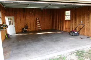 1141 6th St, Lasalle, IL 61301 - Photo 18