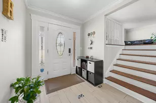 573 Maple Ave, Lisle, IL 60532 - Photo 2