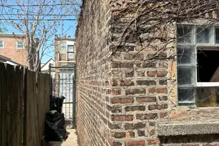 1526 E 72nd Pl, Chicago, IL 60619 - Photo 6