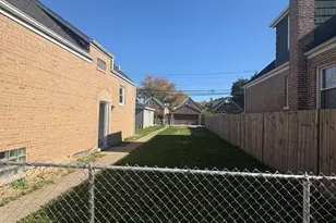 8053 S Kedzie Ave, Chicago, IL 60652 - Photo 4