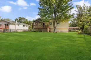 6932 Martin Dr, Woodridge, IL 60517 - Photo 20