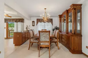 6932 Martin Dr, Woodridge, IL 60517 - Photo 6