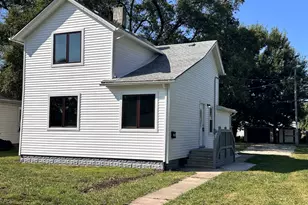 1012 E Wilson St, Streator, IL 61364 - Photo 1