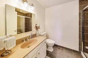 1009 N Riverwalk St, Chicago, IL 60610 - Photo 6