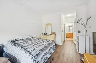 2335 W Belle Plaine Ave, Chicago, IL 60618 - Photo 8