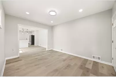 12106 S Emerald Avenue, Chicago, IL 60628 - Photo 4