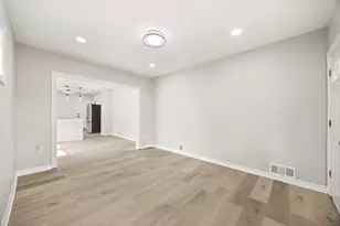 12106 S Emerald Ave, Chicago, IL 60628 - Photo 4