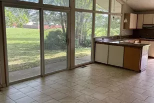 3363 S Manor Dr, Lansing, IL 60438 - Photo 8