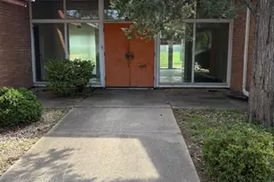 3363 S Manor Dr, Lansing, IL 60438 - Photo 2