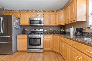 802 Joanne Dr, Minooka, IL 60447 - Photo 8