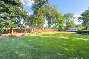 1219 Golf Ln, Wheaton, IL 60189 - Photo 52