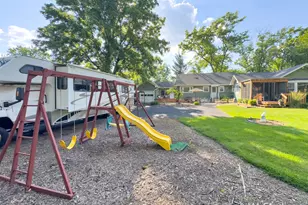 1219 Golf Ln, Wheaton, IL 60189 - Photo 64